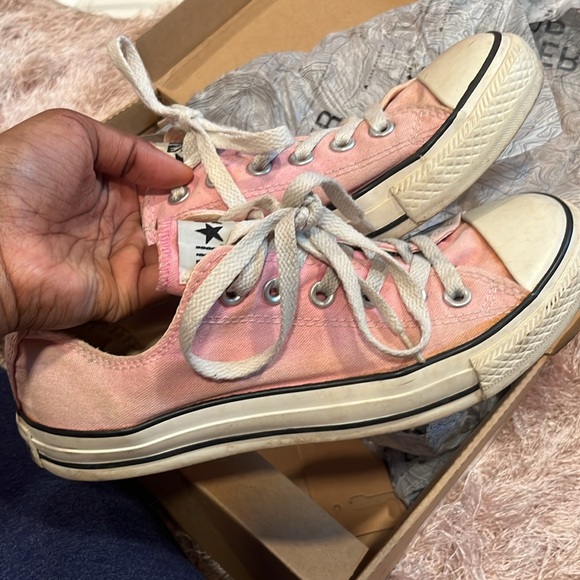 Pink Converses - Picture 3 of 4